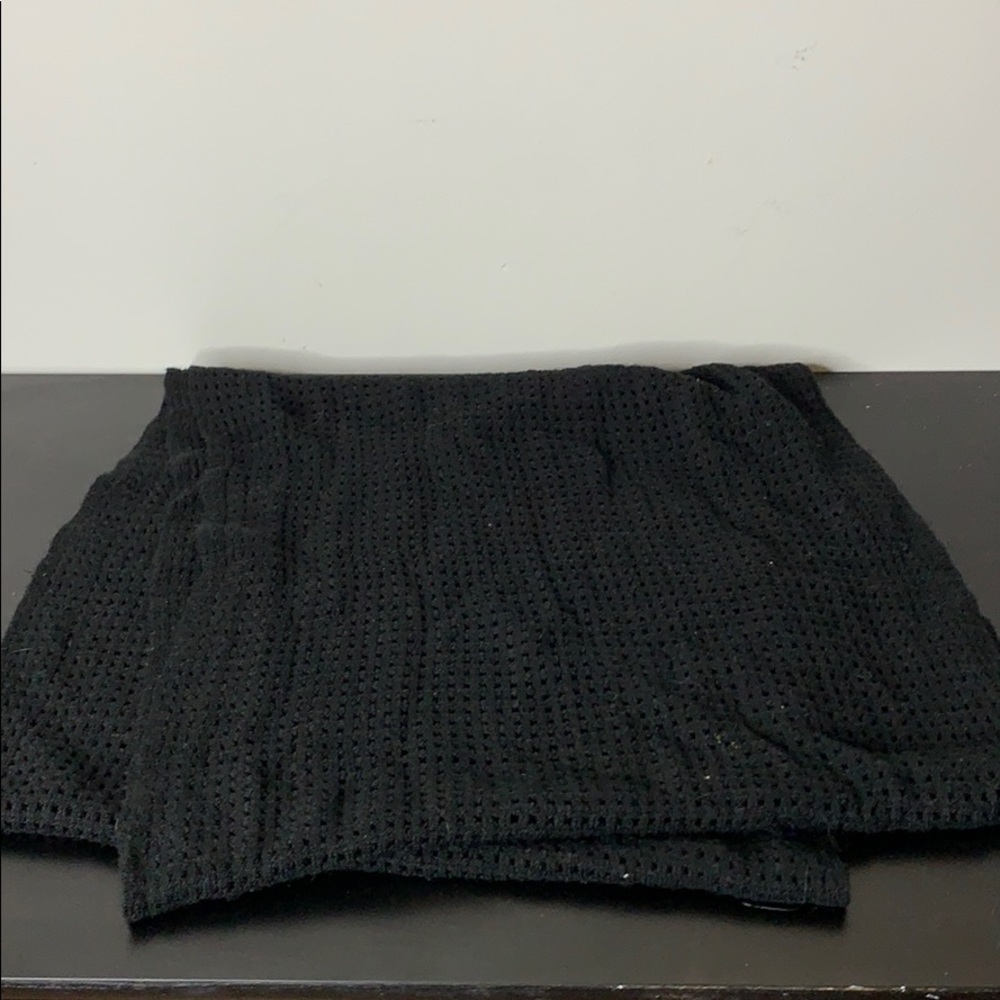 SQUARE HOLE BLACK KNIT INFINITY SCARF